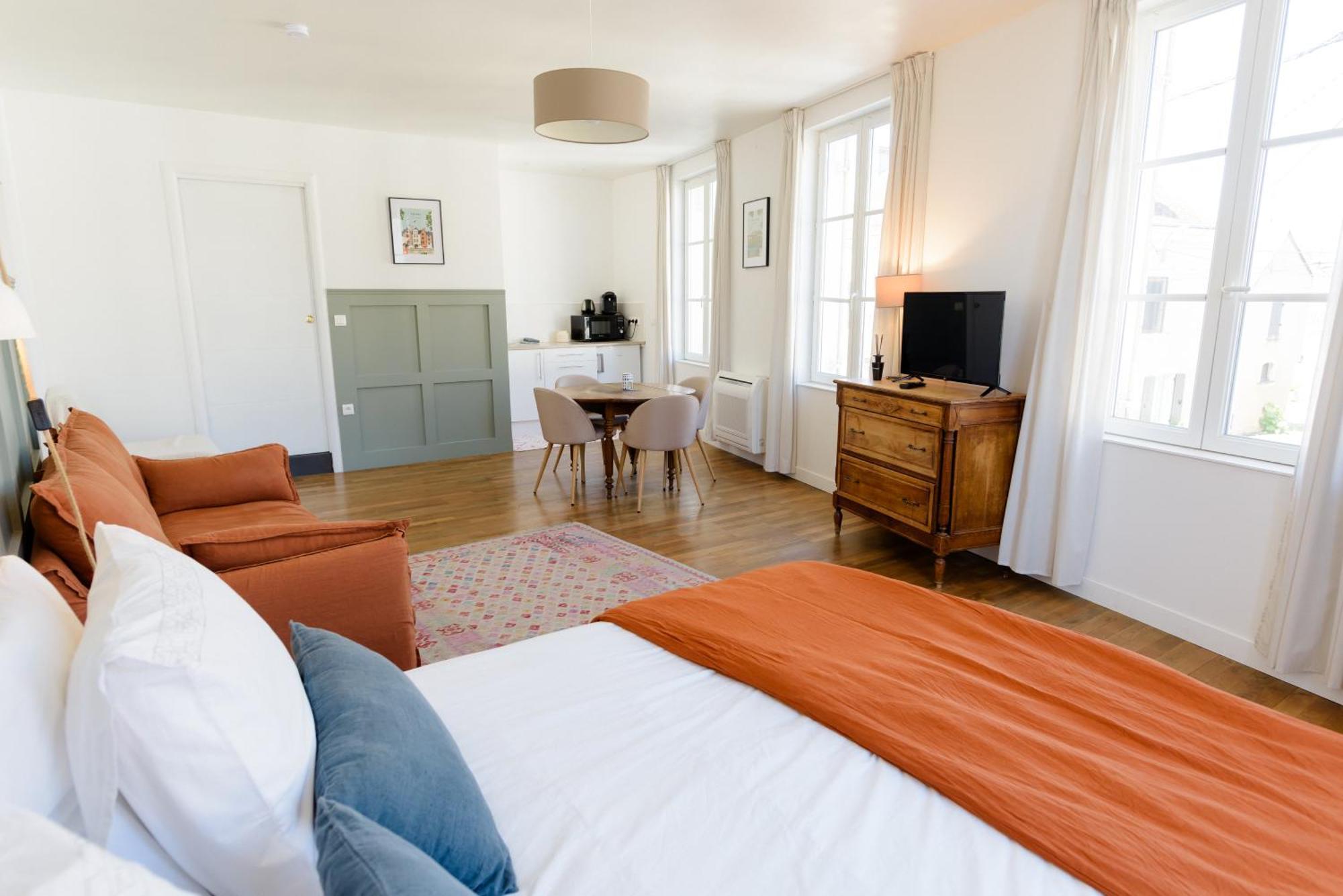 Aux Couleurs De Neuvy Hotel Kültér fotó